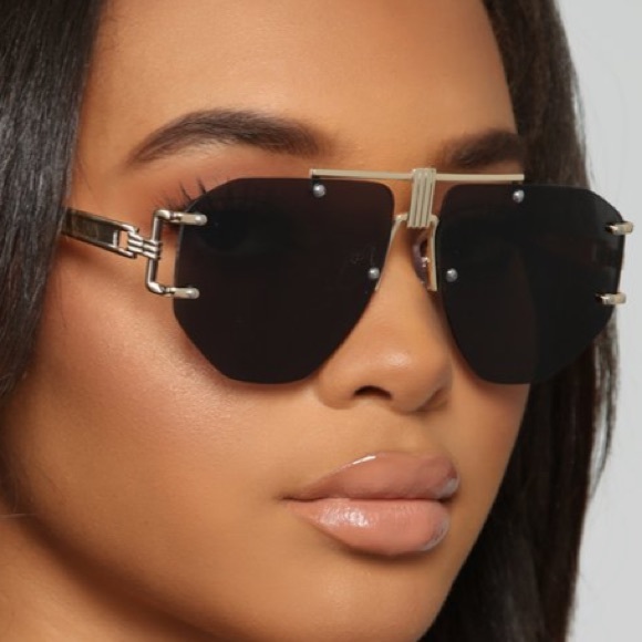Fashion Nova Accessories - 👽 NEW Sunglasses Brand gold and black